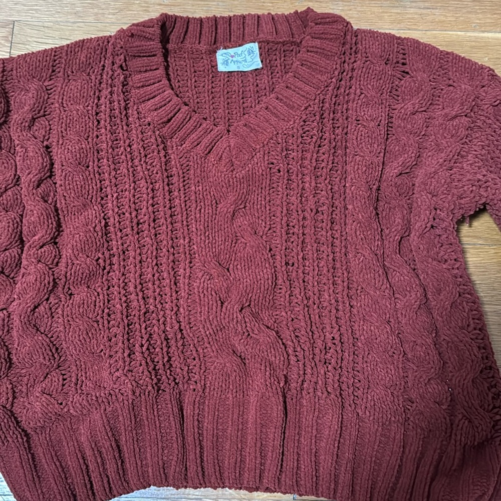 Cropped burgundy fall knitted sweater good condition